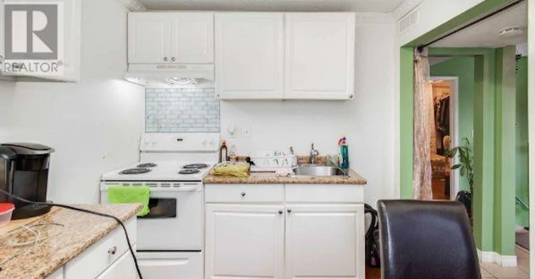 UPPER-2538 Weston Road, Toronto, ON, M9N 2A6 - 11