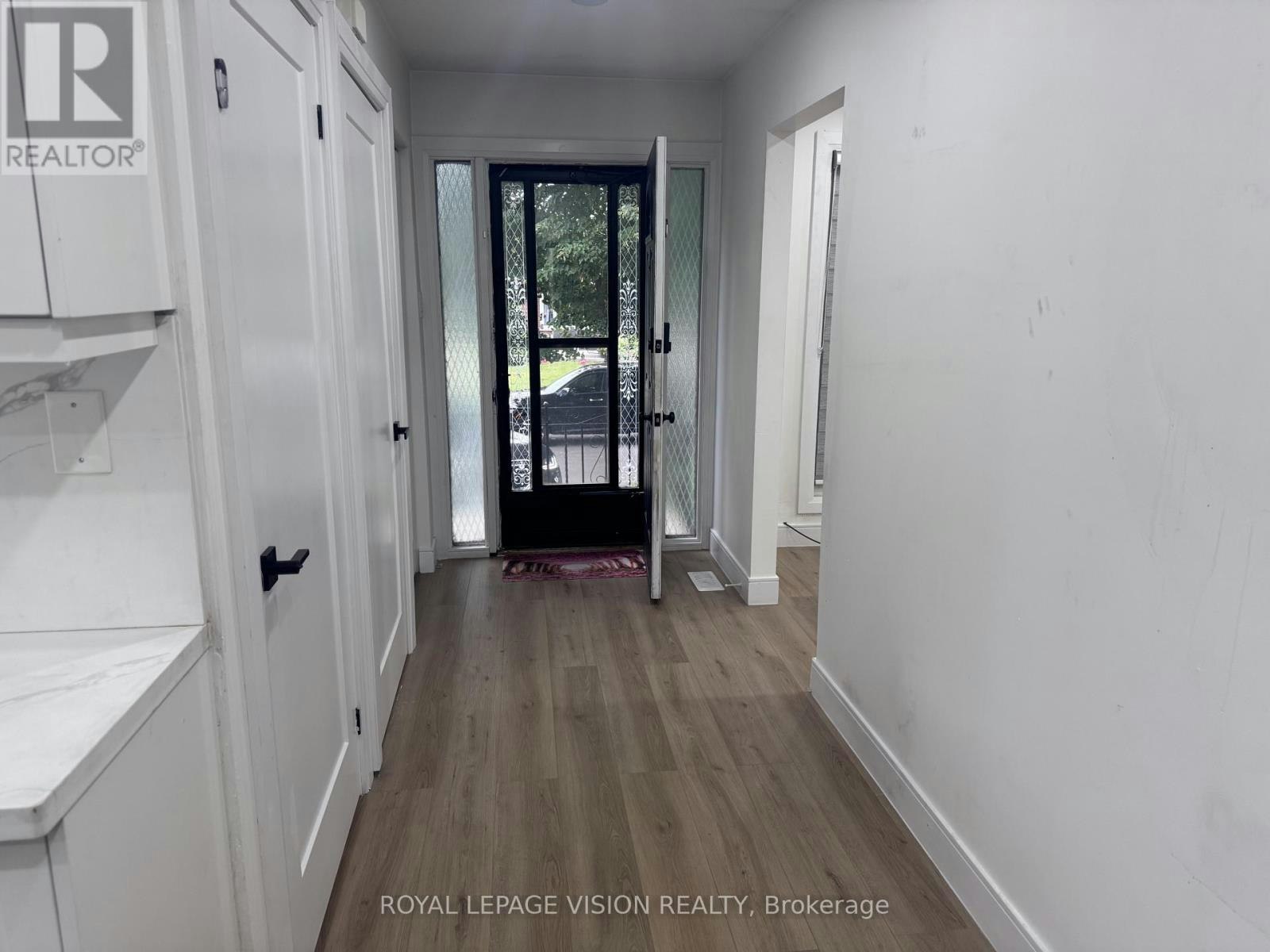 MAIN-3139 Secord Place, Niagara Falls, ON, L2J 3K5 - 3