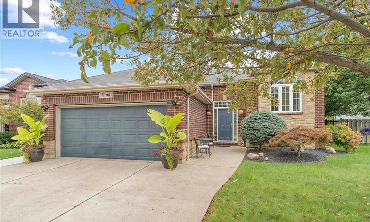98 Hazel Crescent