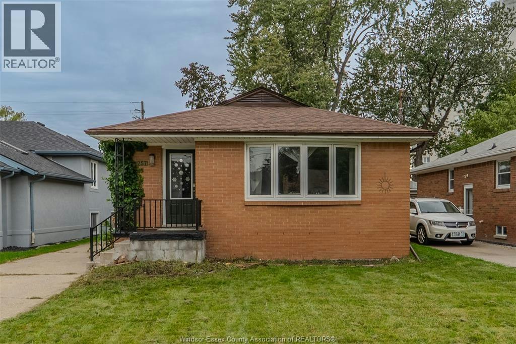 257 Dieppe Street, Windsor, ON, N8S 3V1