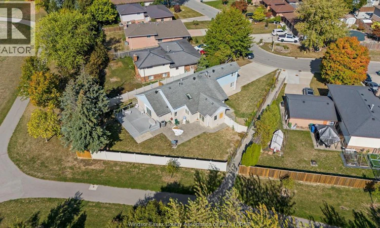 1467 Guildwood Crescent