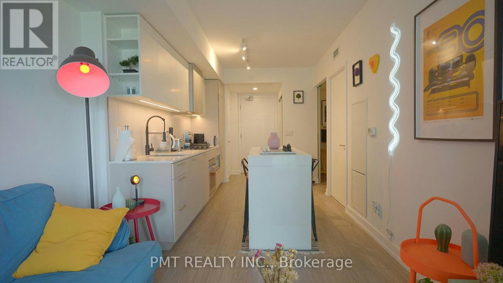 1521-19 Western Battery Road, Toronto, ON, M6K 3S4 - 3