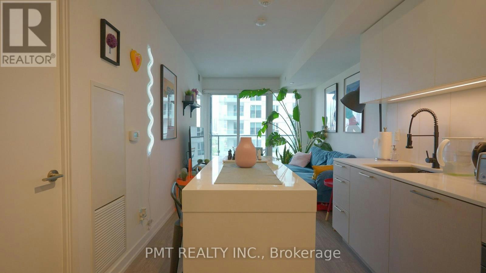 1521-19 Western Battery Road, Toronto, ON, M6K 3S4 - 4