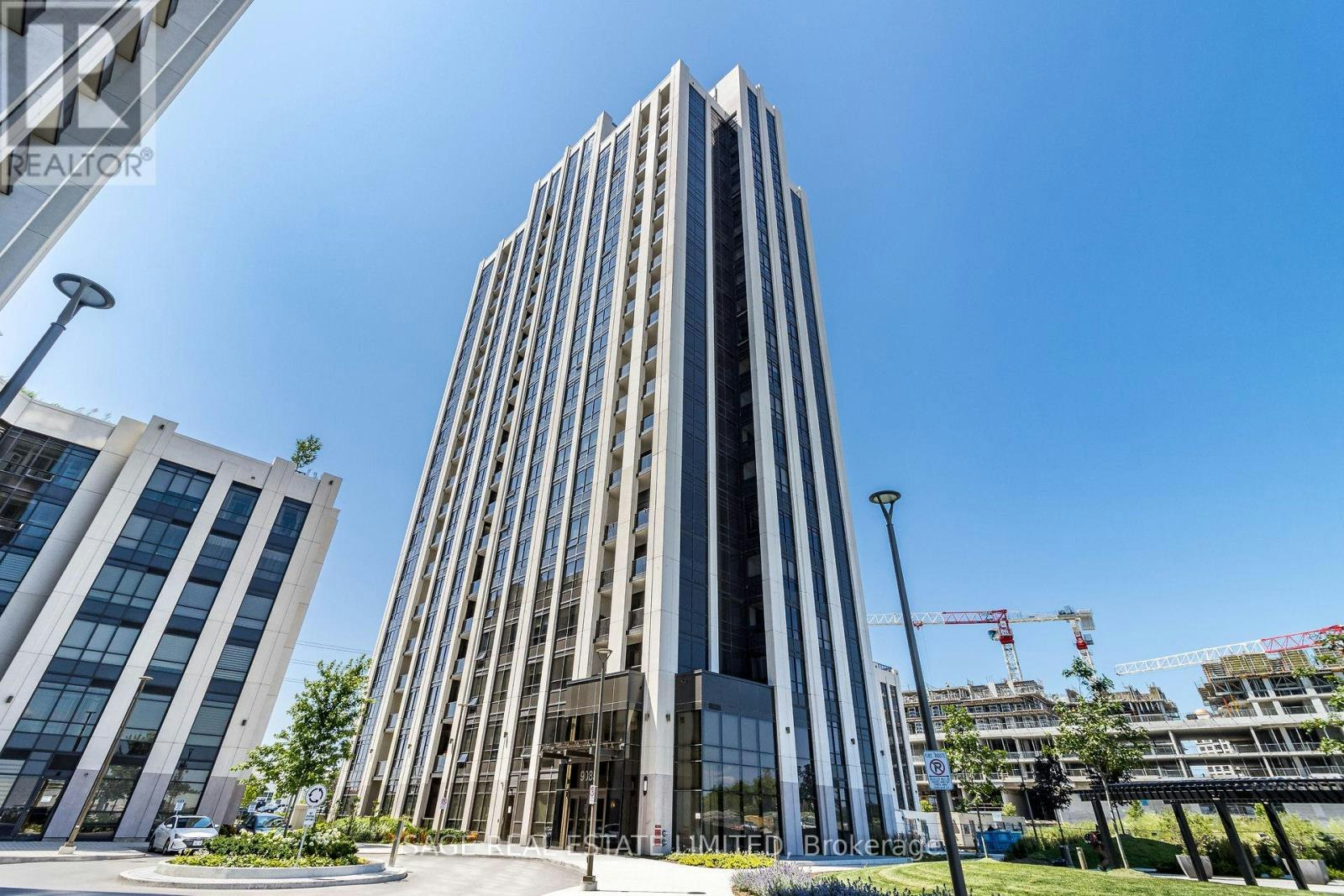 111-9085 Jane Street, Vaughan, ON, L4K 0L8