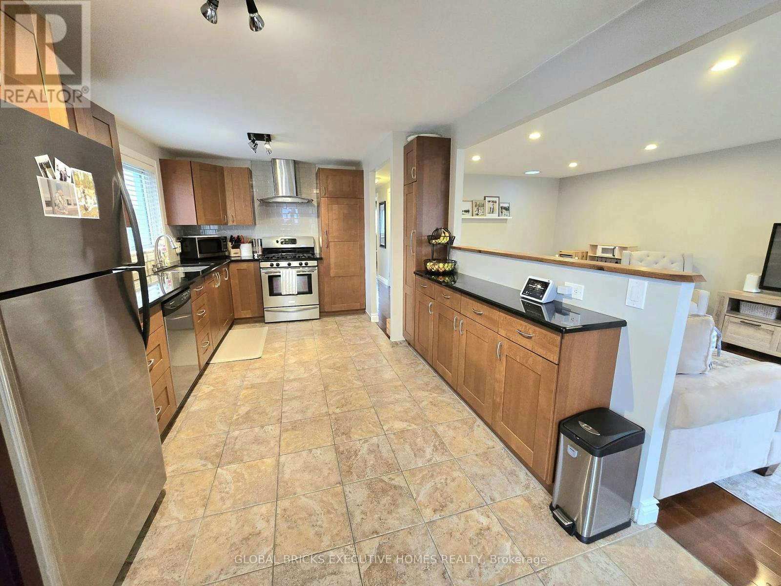 MAIN-27 Browning Trail, Barrie, ON, L4N 5A5 - 3