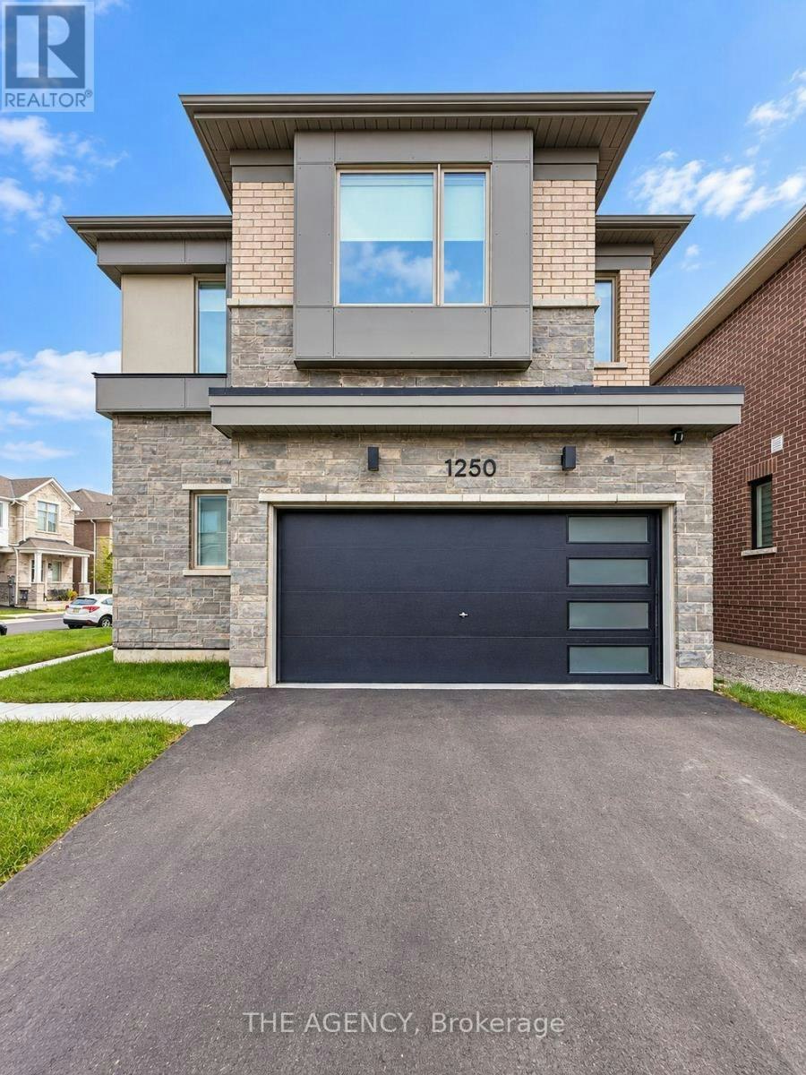 1250 Stirling Todd Terrace, Milton, ON, L9E 2E5 - 2