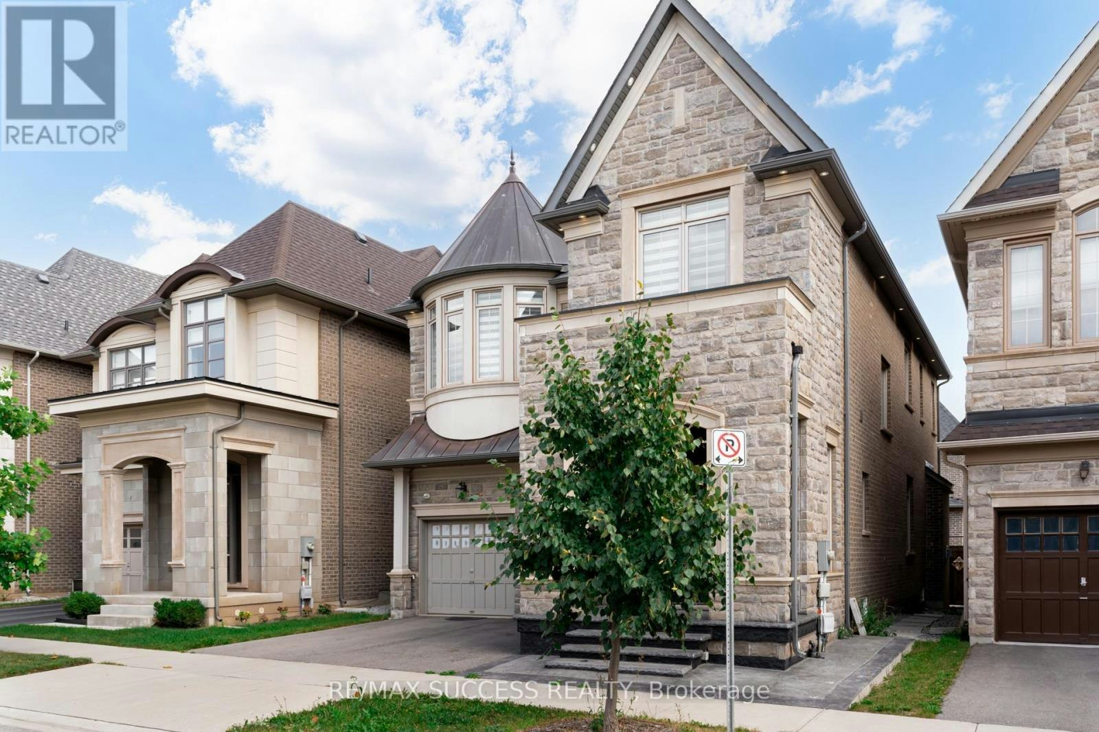 62 Threshing Mill Boulevard, Oakville, ON, L6H 7C5 - 2