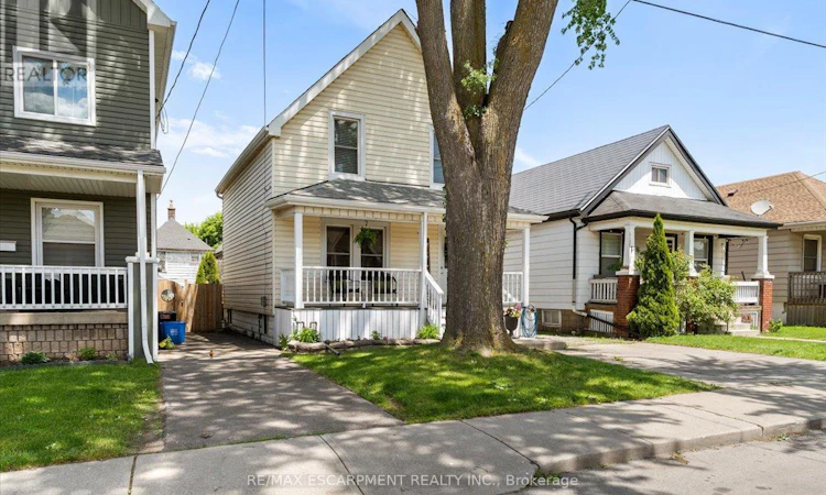 17 Craigmiller Avenue