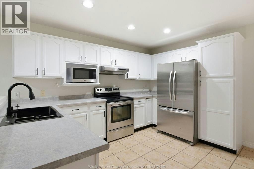 1544 Imperial Crescent, Windsor, ON, N9G 2T8 - 9