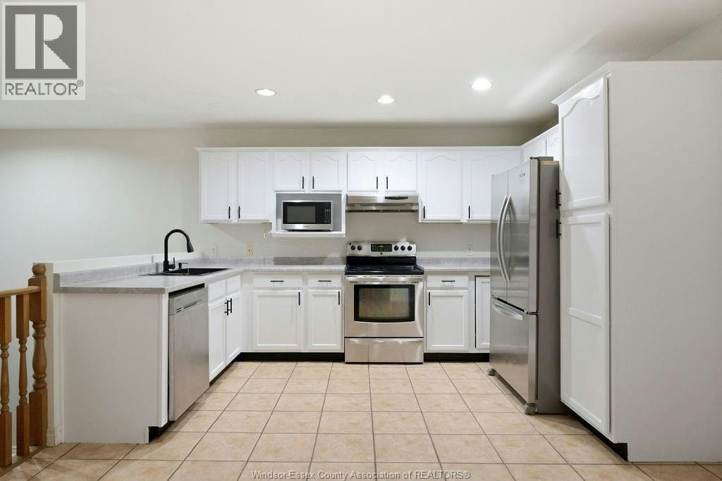 1544 Imperial Crescent, Windsor, ON, N9G 2T8 - 8