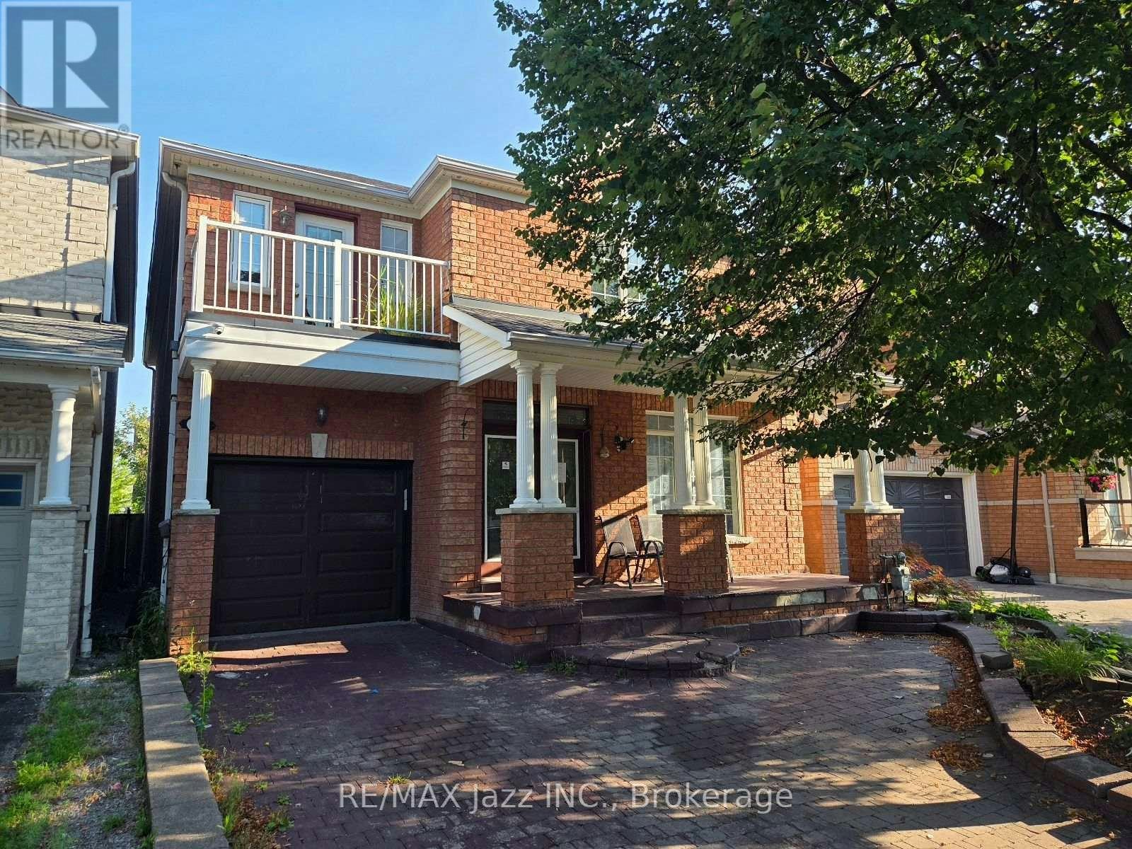 32 Dent Street, Ajax, ON, L1T 4G1