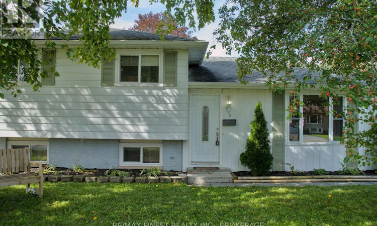 773 Clark Crescent