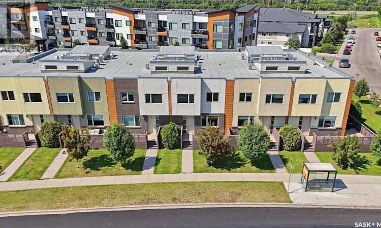 8-103 Willis Crescent