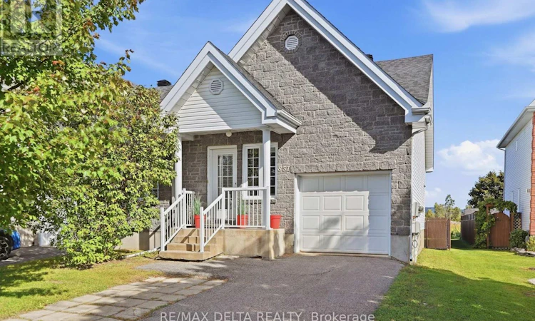 851 Nelson Street W