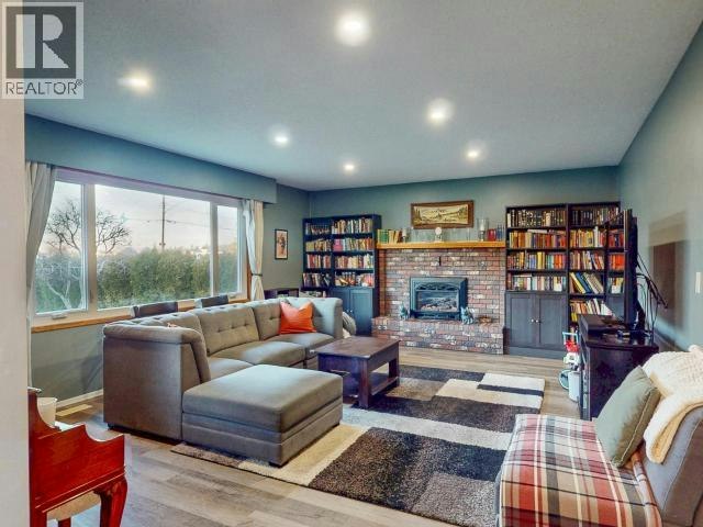 4678 Ontario Avenue, Powell River, BC, V8A 5L6 - 4