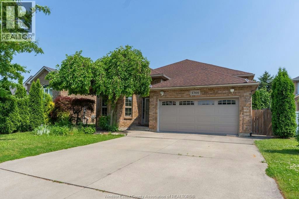 1544 Imperial Crescent, Windsor, ON, N9G 2T8