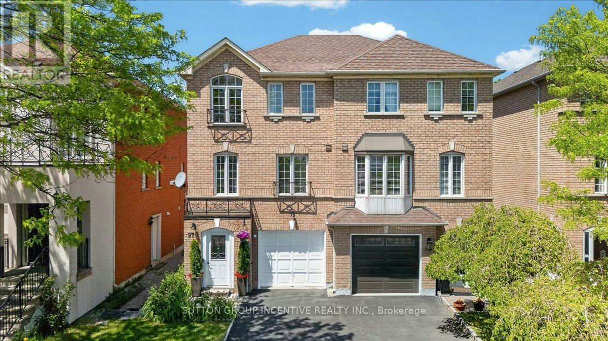 97 Yellowood Circle, Vaughan, ON, L4J 8M3