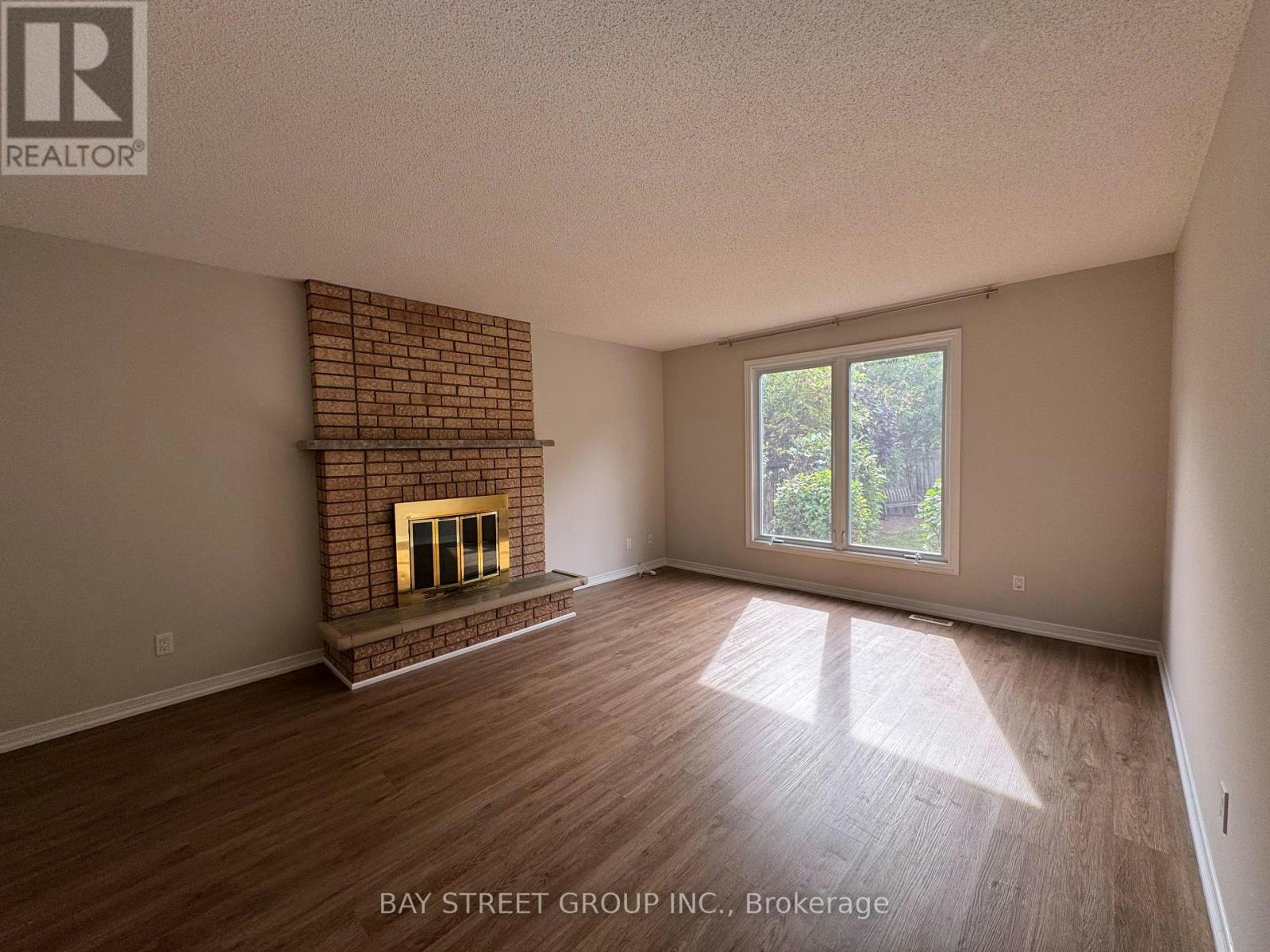 2034 Oxford Avenue, Oakville, ON, L6H 4K7 - 3