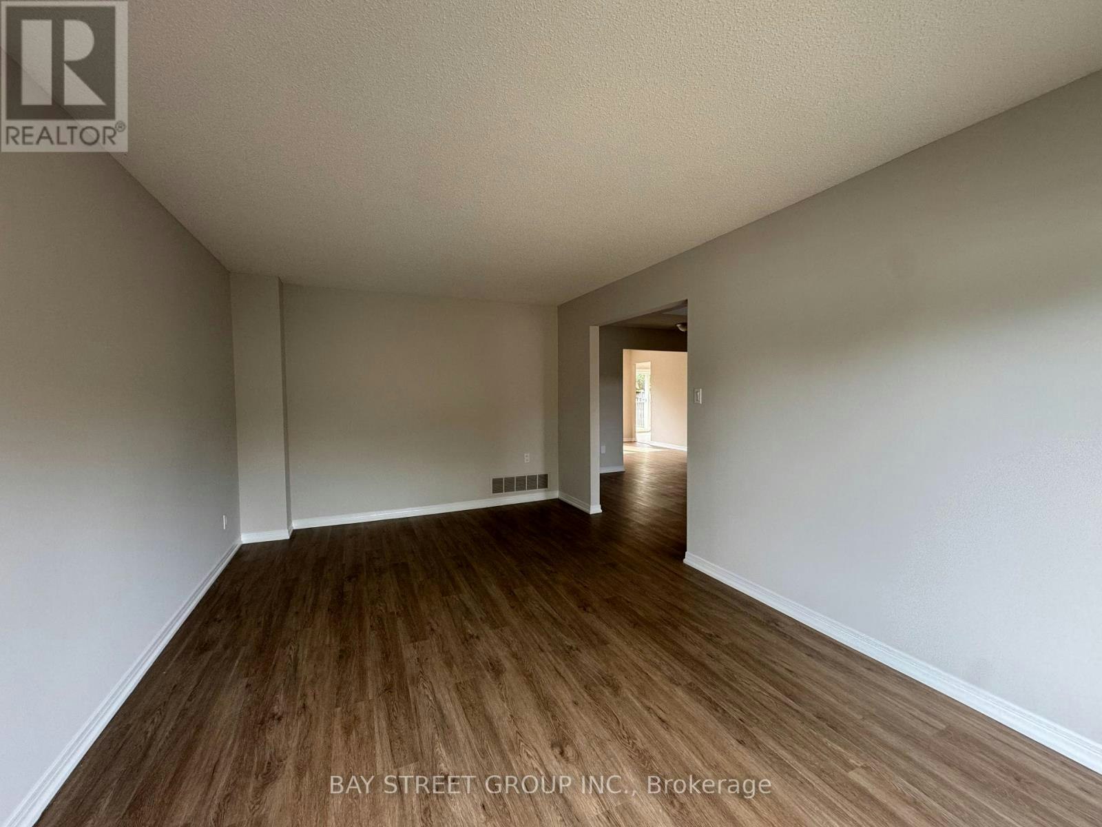 2034 Oxford Avenue, Oakville, ON, L6H 4K7 - 2