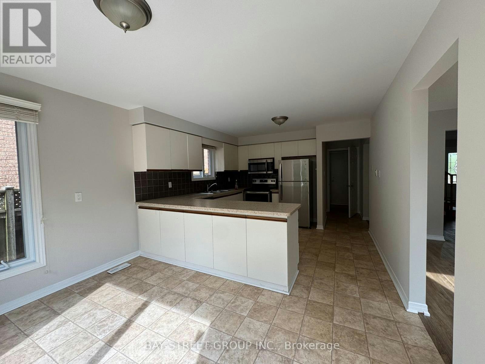 2034 Oxford Avenue, Oakville, ON, L6H 4K7 - 6