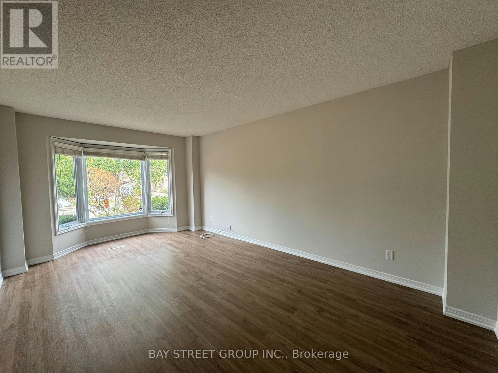 2034 Oxford Avenue, Oakville, ON, L6H 4K7