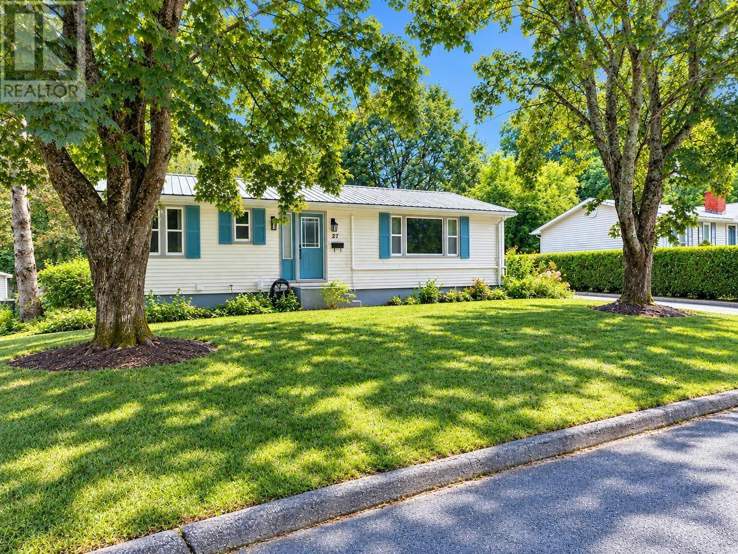 27 Smith Avenue, Bridgewater, NS, B4V 1Y2