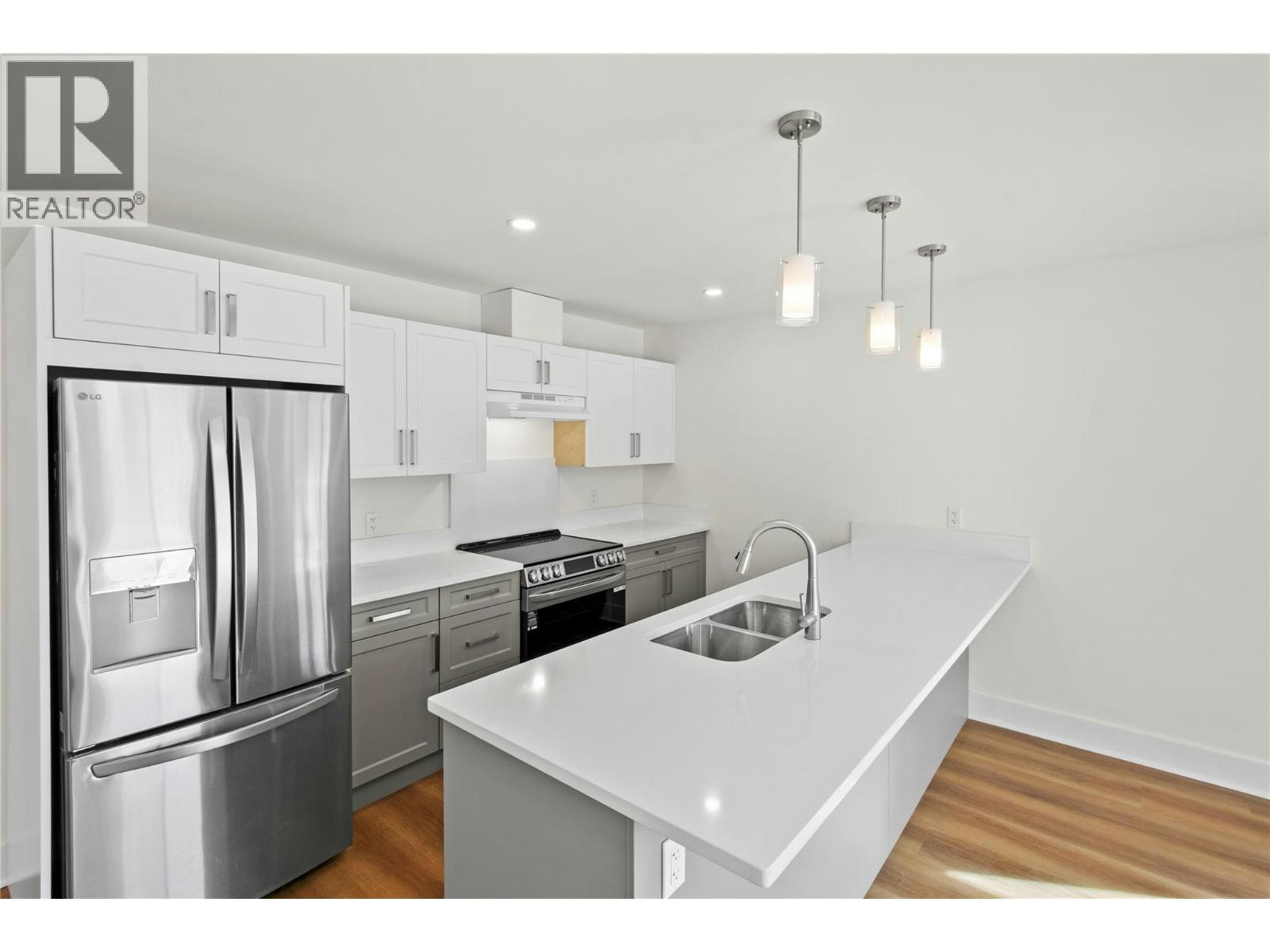 203-578 Lakeshore Drive, Penticton, BC, V2A 1B9 - 10