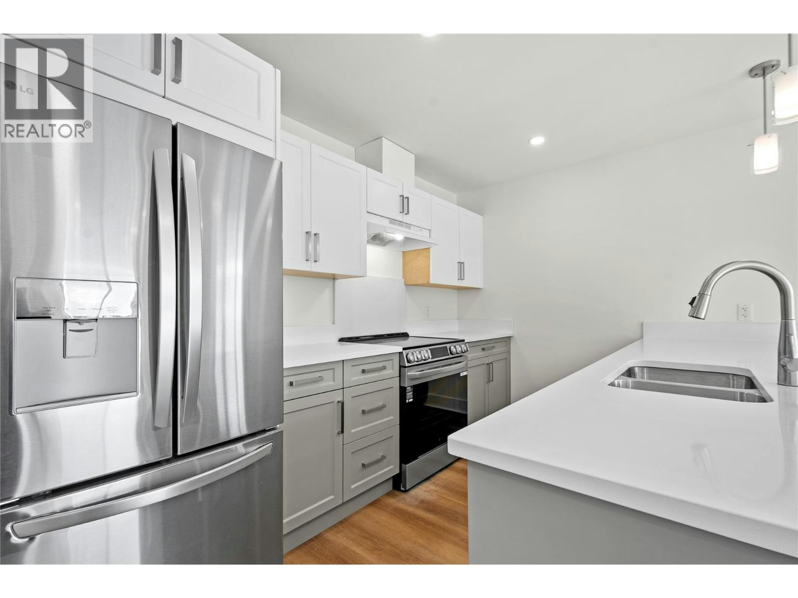 203-578 Lakeshore Drive, Penticton, BC, V2A 1B9 - 11