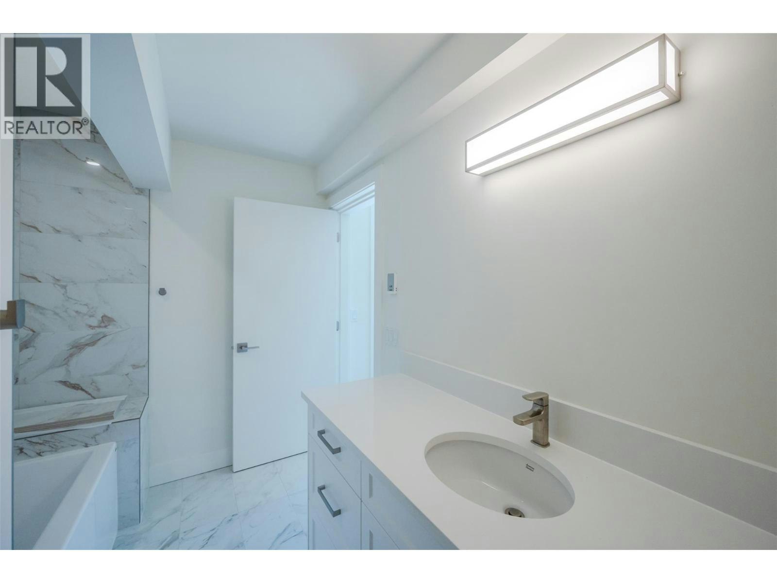 203-578 Lakeshore Drive, Penticton, BC, V2A 1B9 - 15