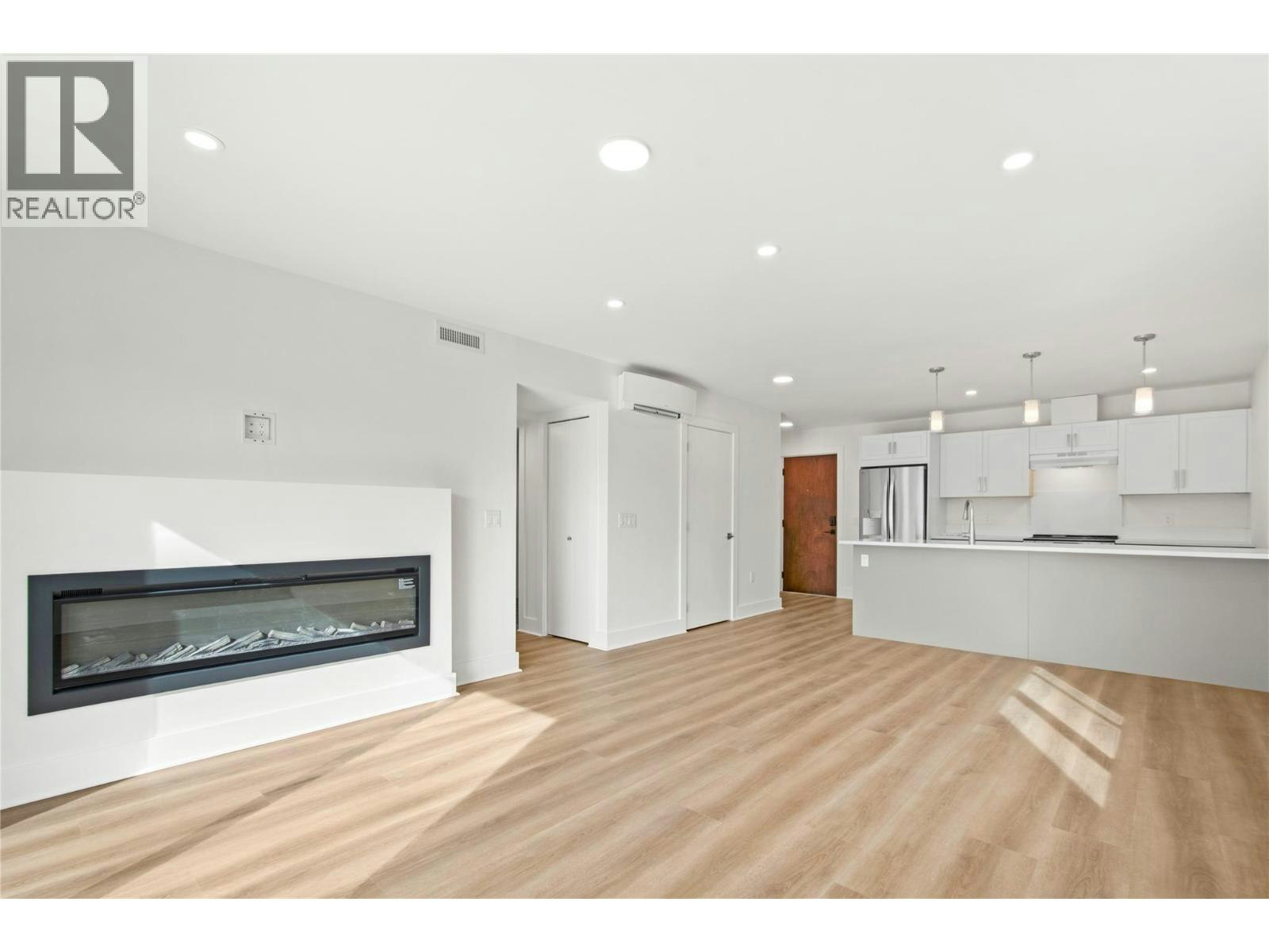 203-578 Lakeshore Drive, Penticton, BC, V2A 1B9 - 9