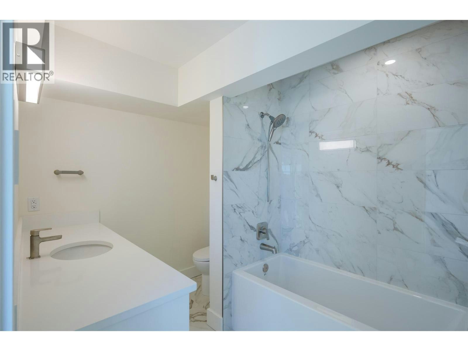 203-578 Lakeshore Drive, Penticton, BC, V2A 1B9 - 16