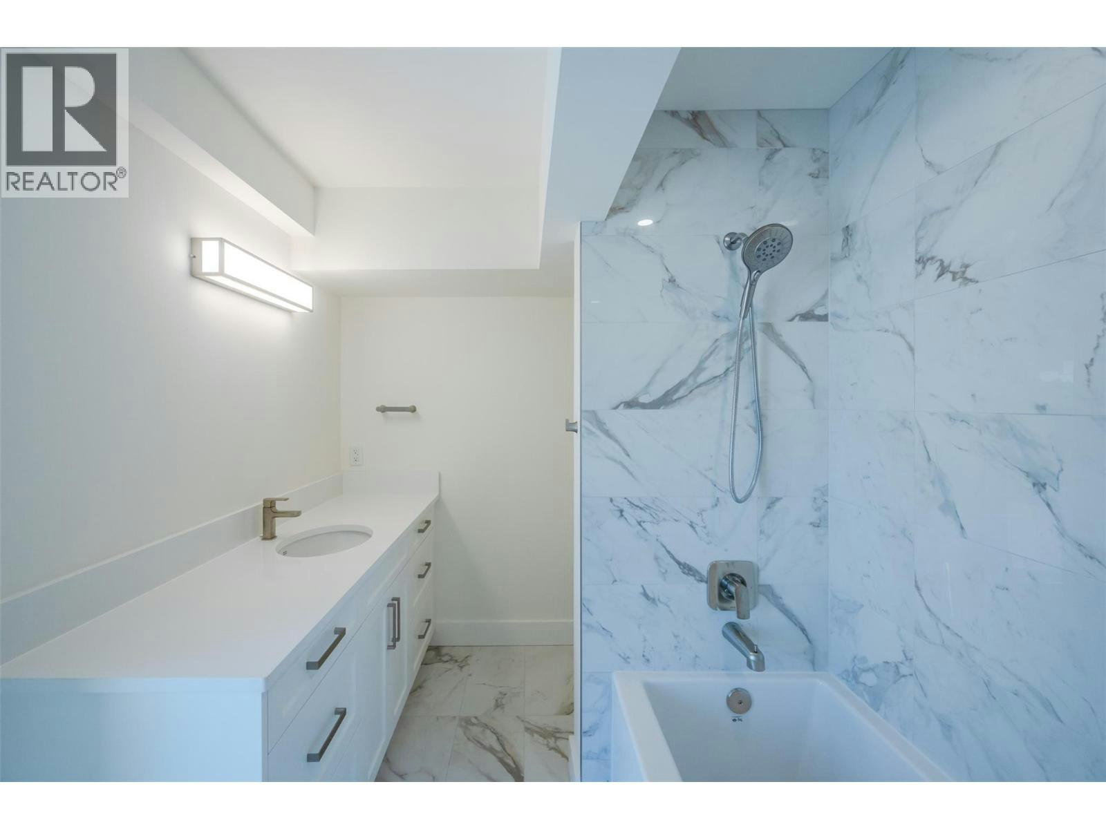 203-578 Lakeshore Drive, Penticton, BC, V2A 1B9 - 14