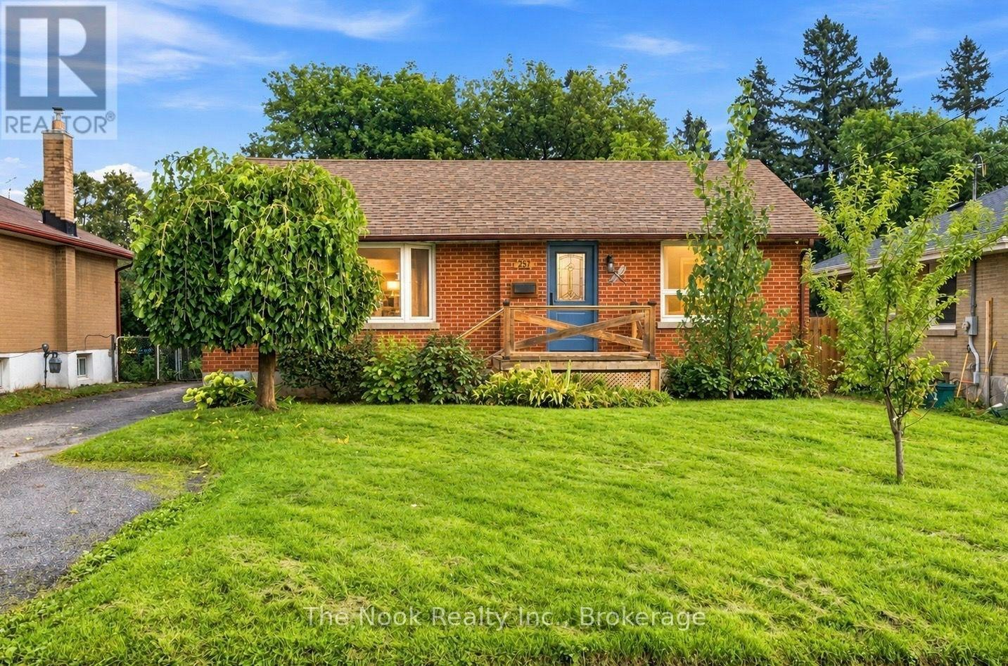 257 Wilson Road S, Oshawa, ON, L1H 6C4