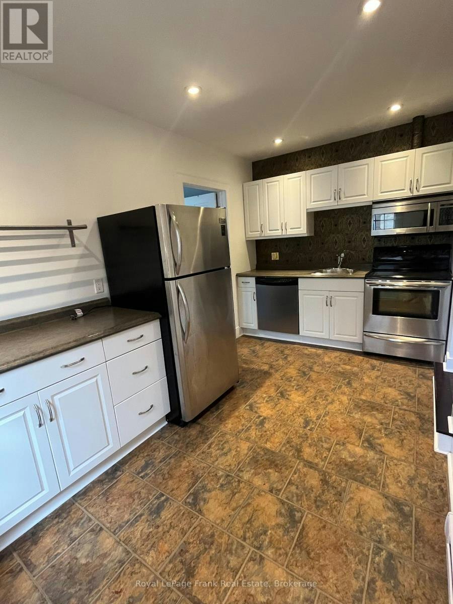 210 Mcdonnel Street, Peterborough, ON, K9H 2V9 - 9