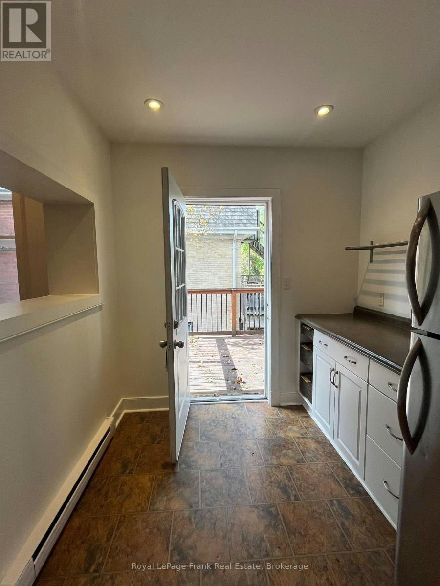 210 Mcdonnel Street, Peterborough, ON, K9H 2V9 - 11
