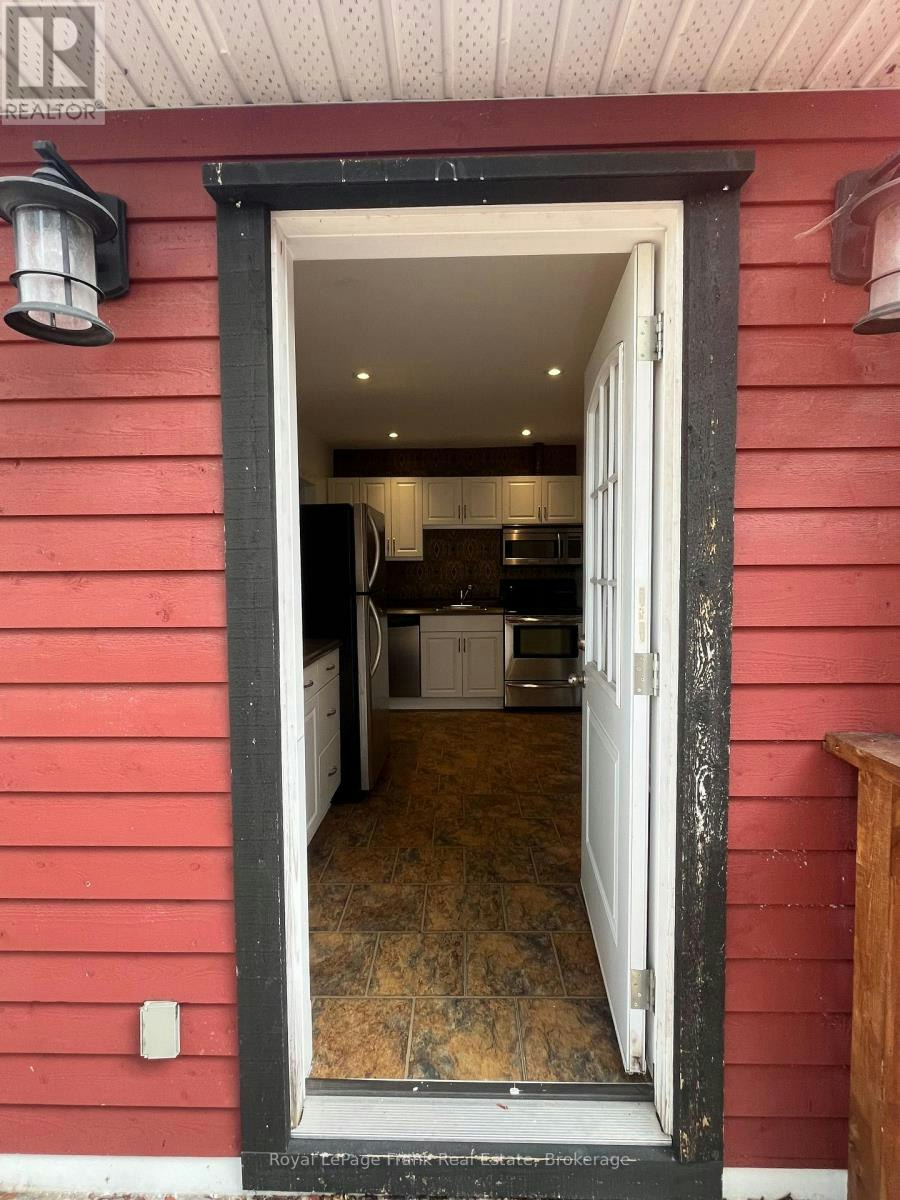 210 Mcdonnel Street, Peterborough, ON, K9H 2V9 - 17
