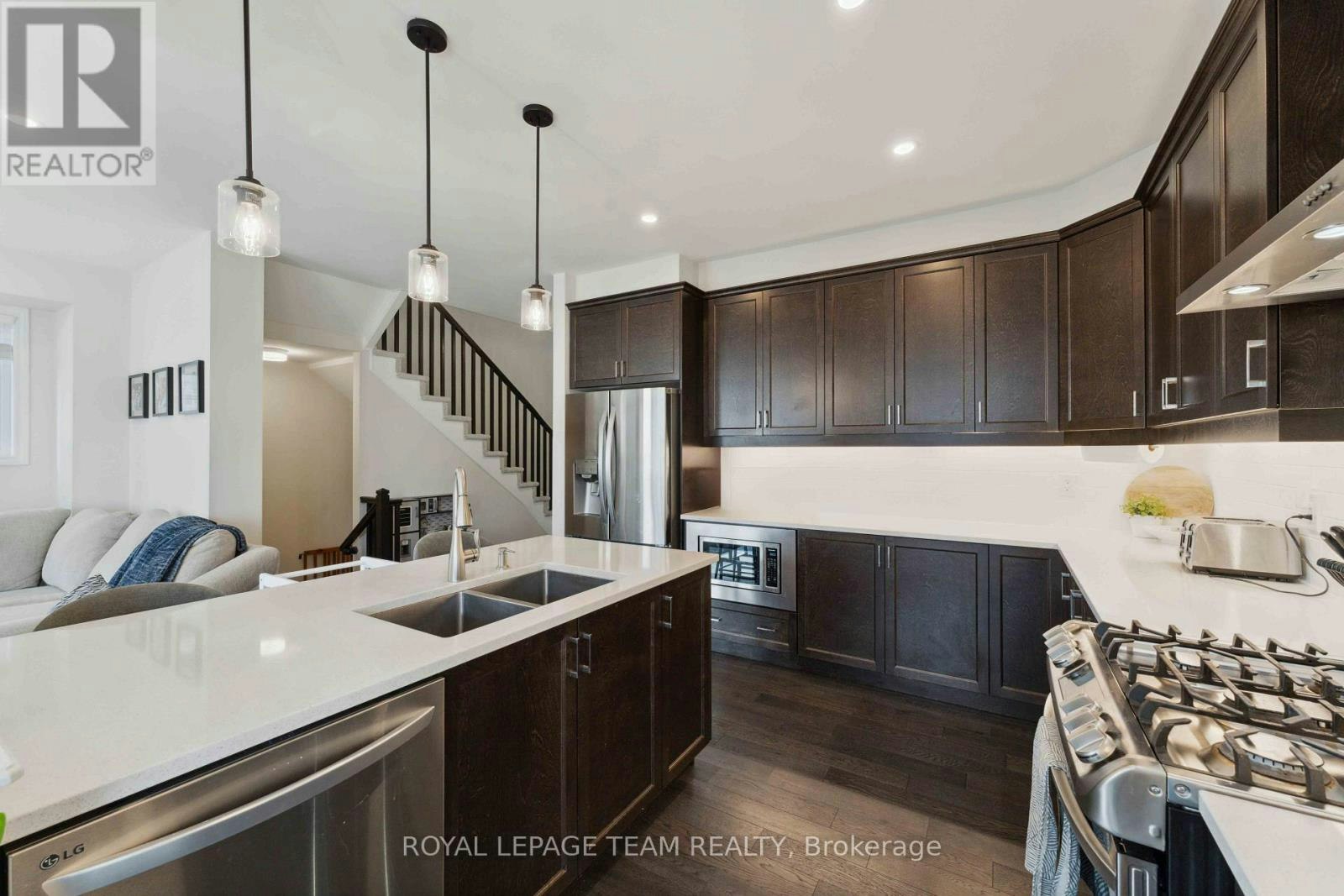 740 Brittanic Road, Ottawa, ON, K2V 0N7 - 8