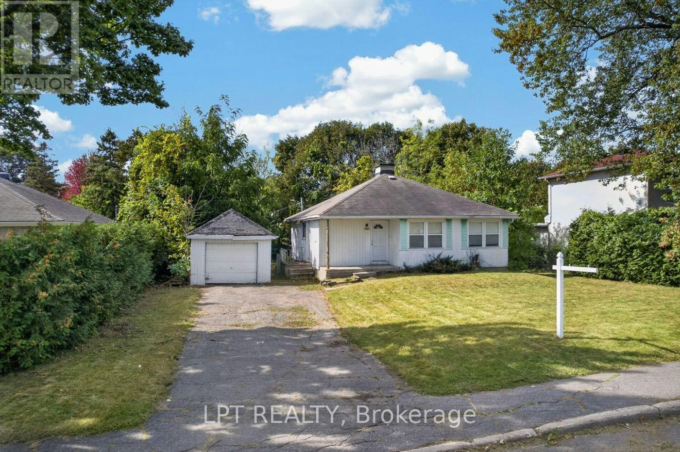 868 Mountainview Avenue, Ottawa, ON, K2B 5G2