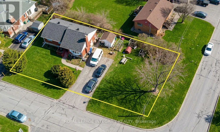 176 Oakridge Boulevard