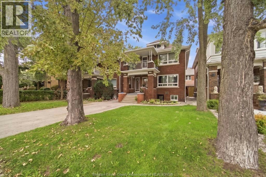 2-990 Victoria Avenue, Windsor, ON, N9A 4N5