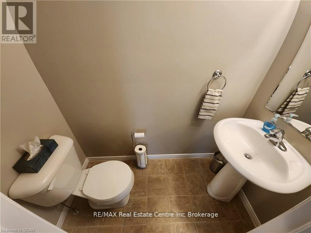 95-35 Mountford Drive, Guelph, ON, N1E 0G6 - 8