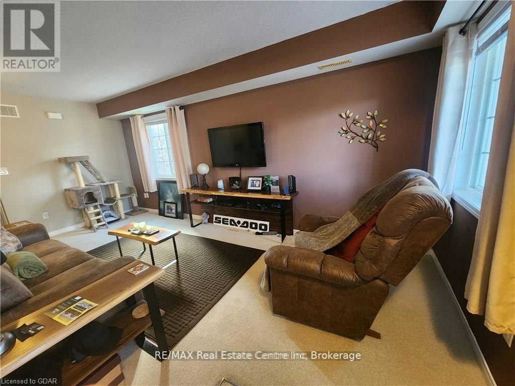 95-35 Mountford Drive, Guelph, ON, N1E 0G6 - 3
