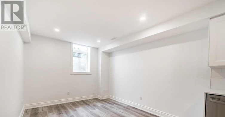 LOWER-319 Rita's Avenue, Newmarket, ON, L3X 2N2 - 11