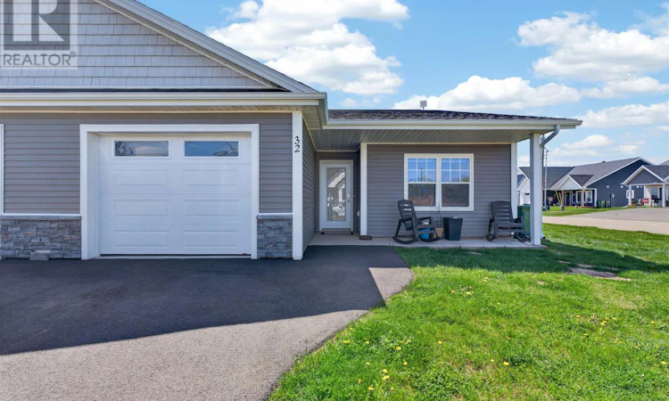 32 Ellis Avenue