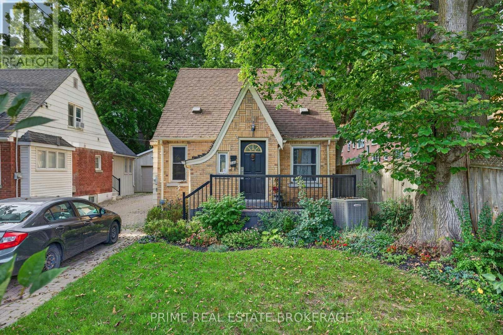 586 Cheapside Street, London, ON, N5Y 3X8