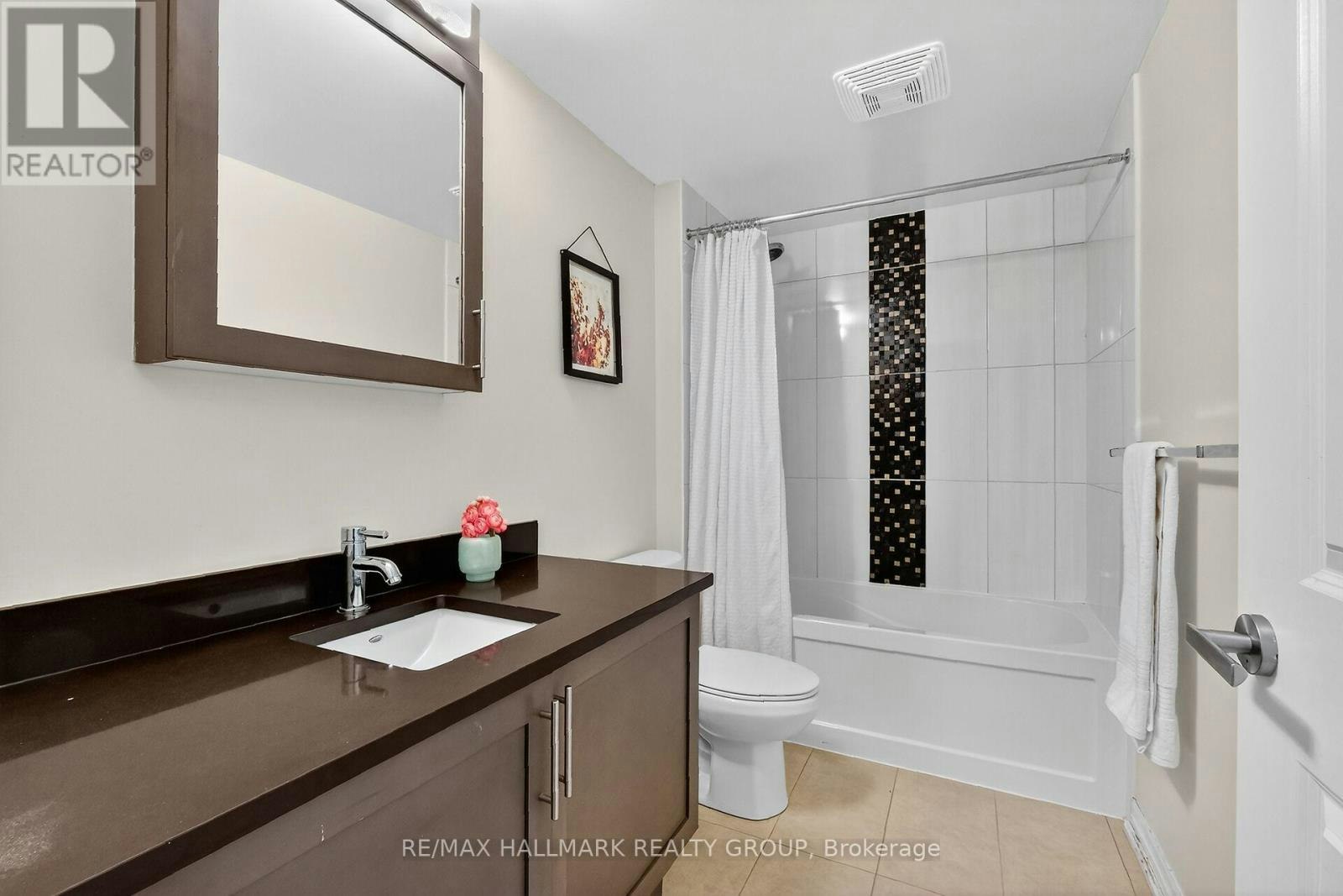 206-242 Rideau Street, Ottawa, ON, K1N 0B7 - 9