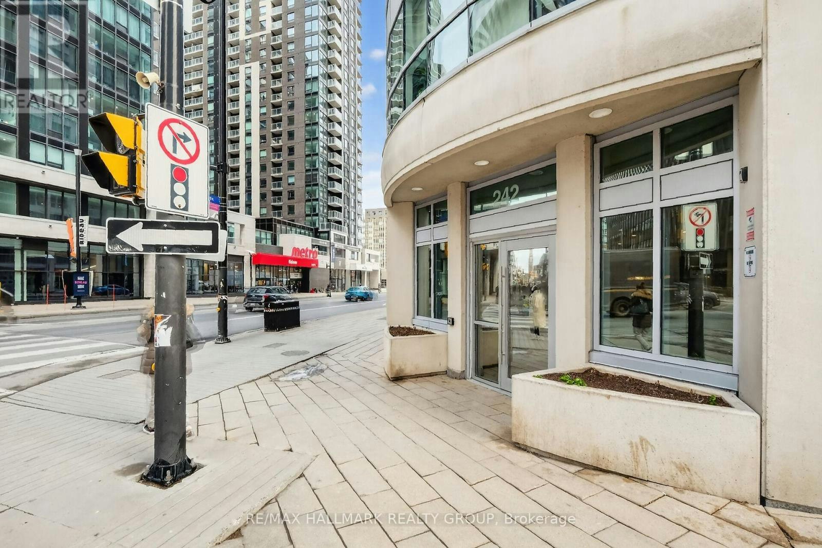 206-242 Rideau Street, Ottawa, ON, K1N 0B7 - 2