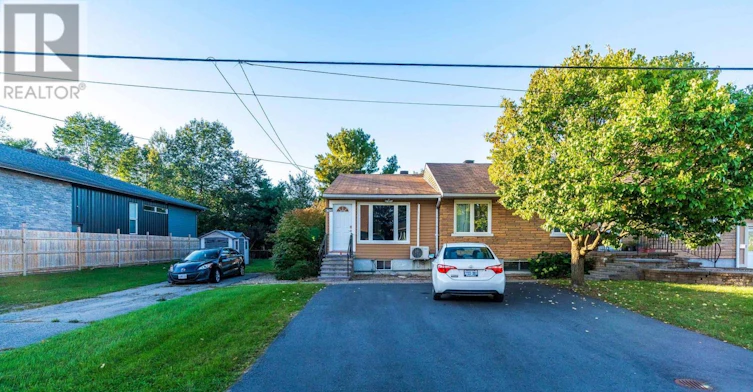 A-1525 Rosebella Avenue, Ottawa, ON, K1T 1E7 - 2