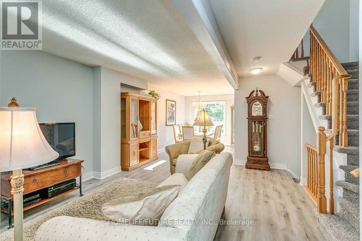 23 Lick Pond Way, Whitby, ON, L1N 9K5 - 4