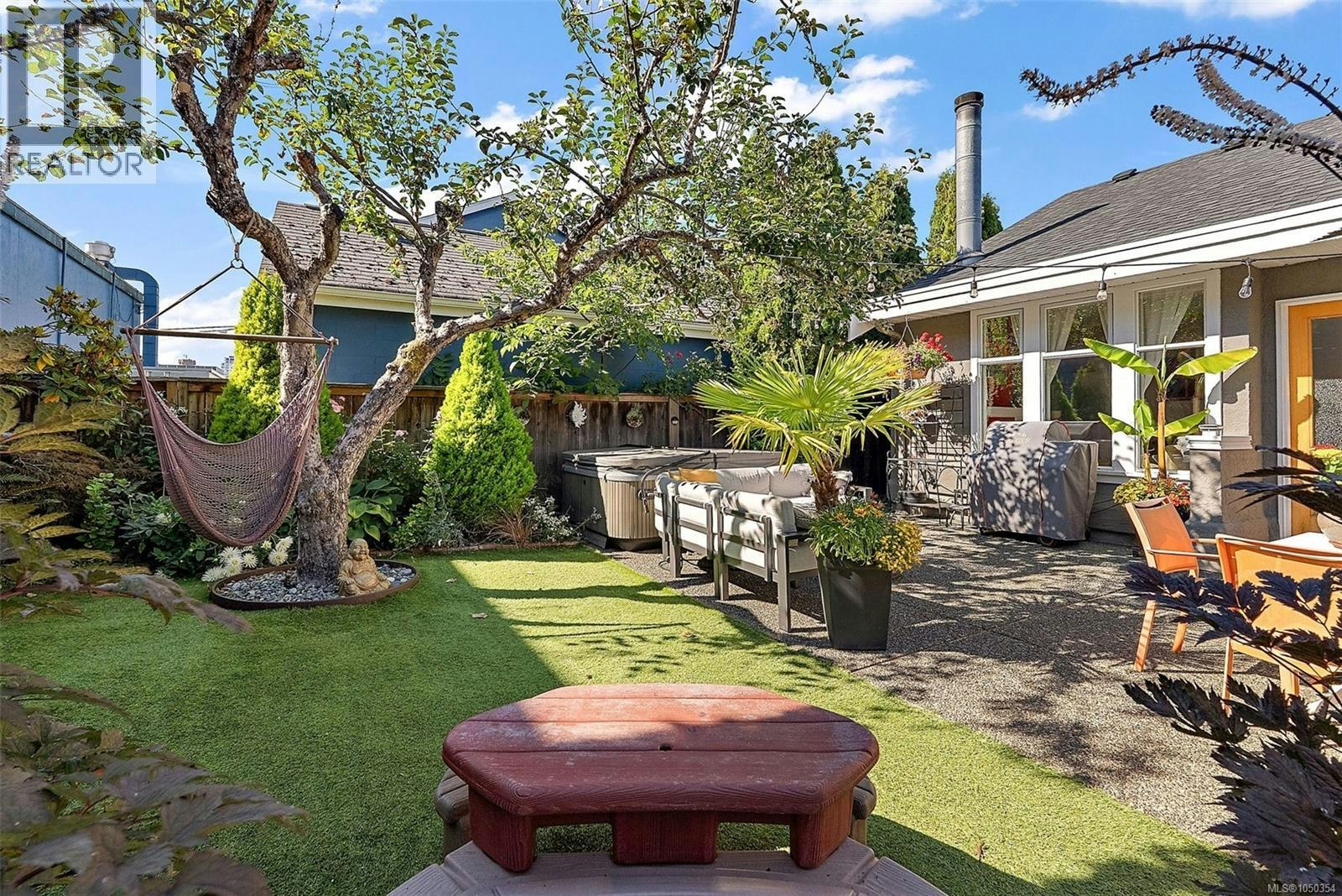 1109 Caledonia Avenue, Victoria, BC, V8T 1E9